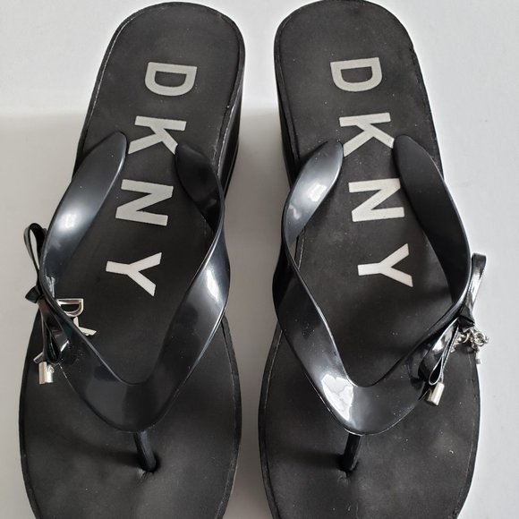 DKNY Flip Flops - Picture 2 of 3